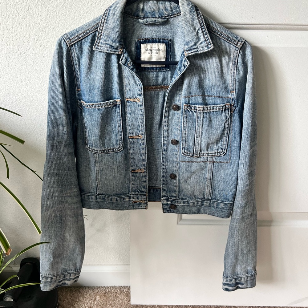 Abercrombie & Fitch Light Blue Denim Cropped Jacket Size S